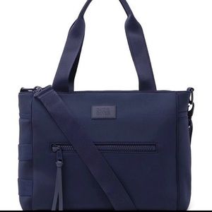 Dagne dover medium wade diaper tote in navy blue